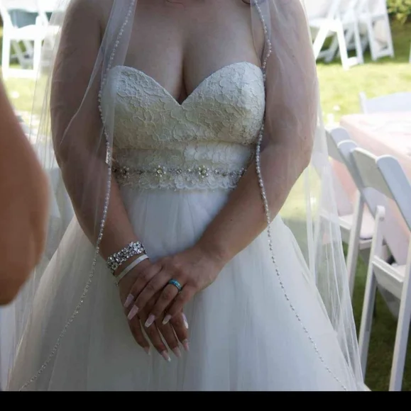 Wedding Gown - Picture 2 of 4